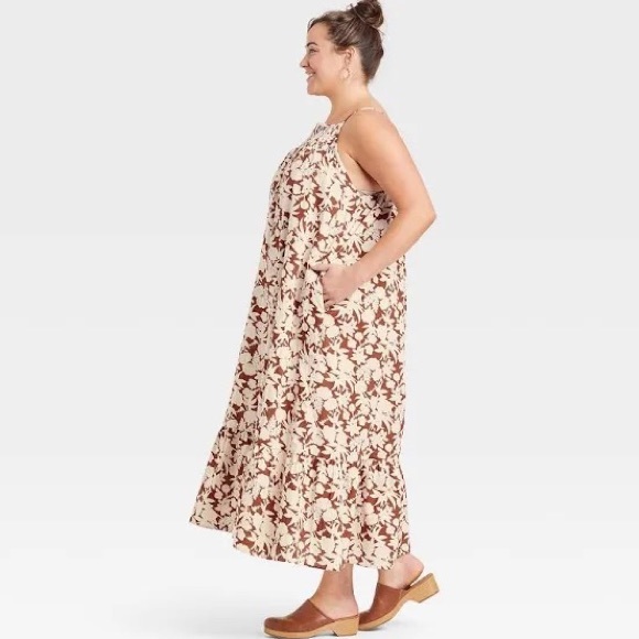 Sleeveless tiered dress - Picture 2 of 2